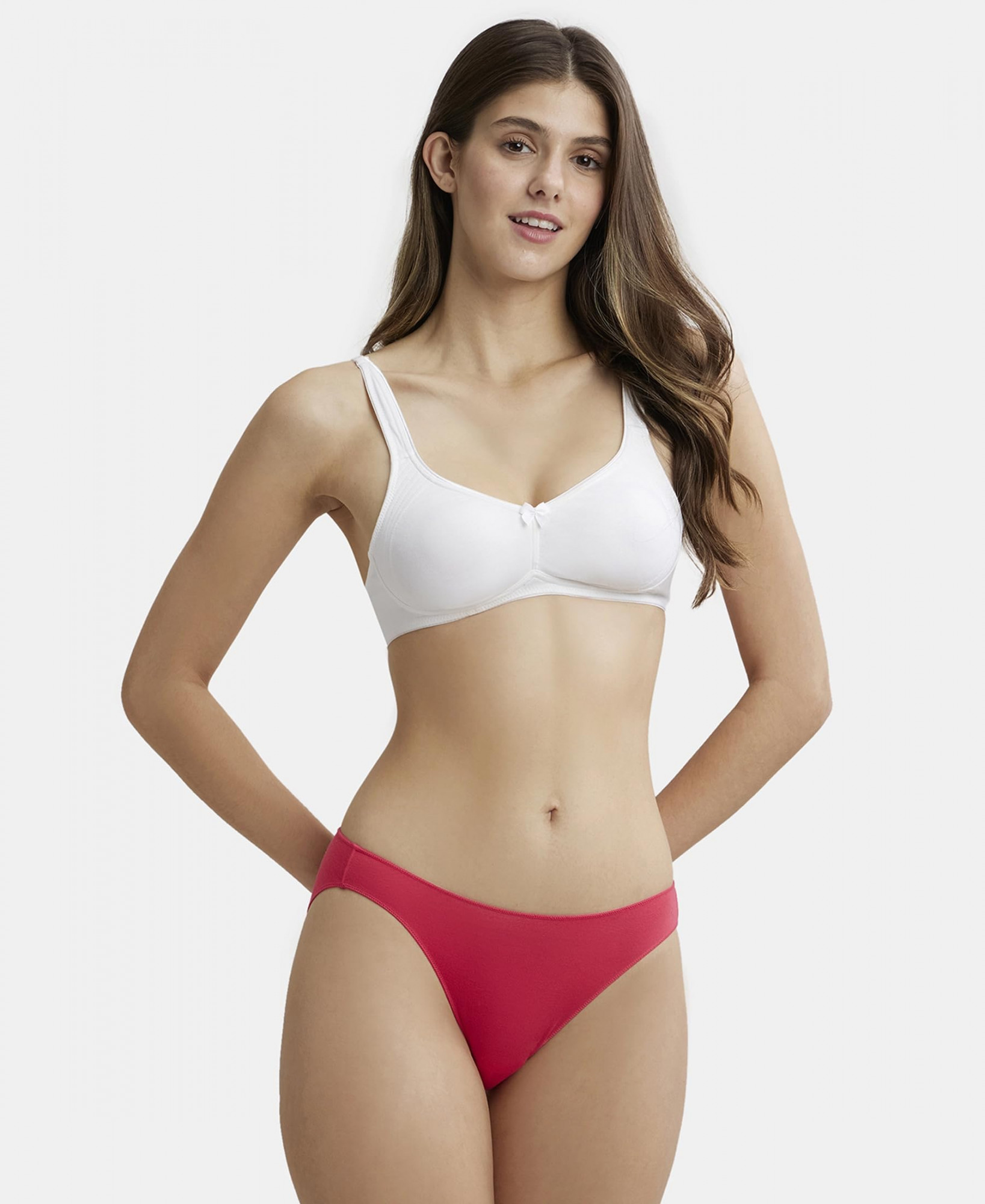 https://www.fastemi.com/uploads/fastemicom/products/jockey-1250-womenamp039s-wirefree-non-padded-super-combed-cotton-elastane-stretch-full-coverage-everyday-bra-with-contoured-shaper-panel-and-adjustable-strapswhite38d-134410989667114_l.jpg