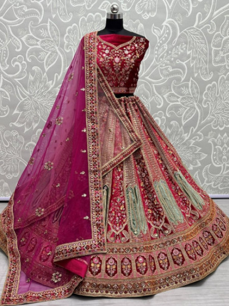 Chandni Chowk: From Sabyasachi Replica To Designer Pieces, Buy Lehengas  Starting At Rs 2000